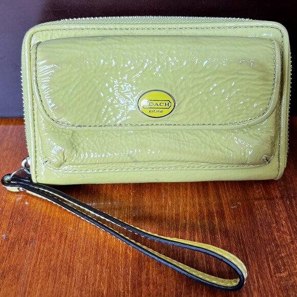 Coach Legacy Peyton Lime Green Medium Leather Botton-Snap Wallet Wristlet. - Picture 1 of 12